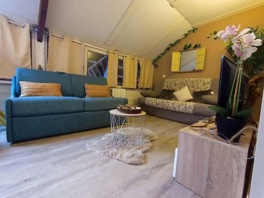 Le Cosy Fleuri Apartamento Ustou
